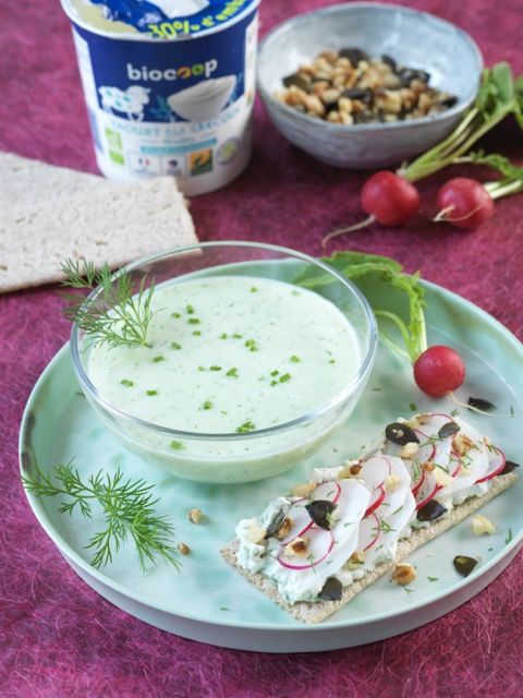 Soupe froide de concombre et tartine croquante Soupe froide de concombre et tartine croquante